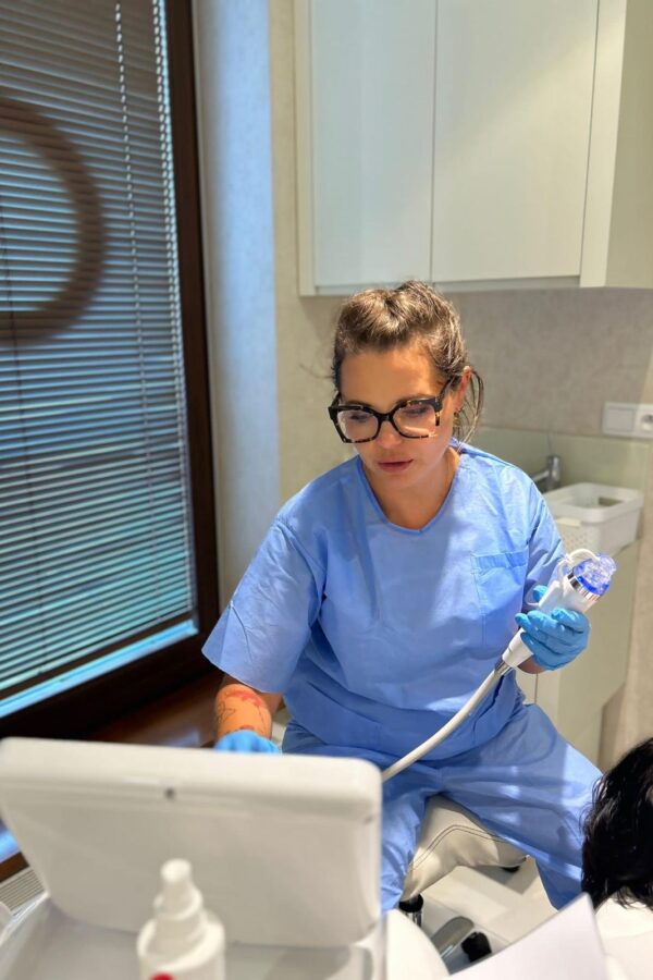 12d98bf2-0e4d-4d73-94b8-d3d363499ae3